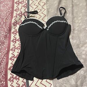 Affinity’s Bustiere